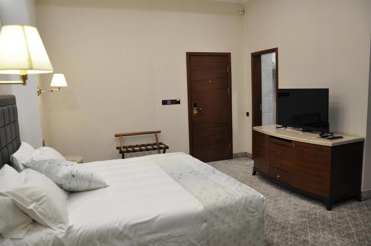 Parliament Palace Hotel Khujand Eksteriør billede